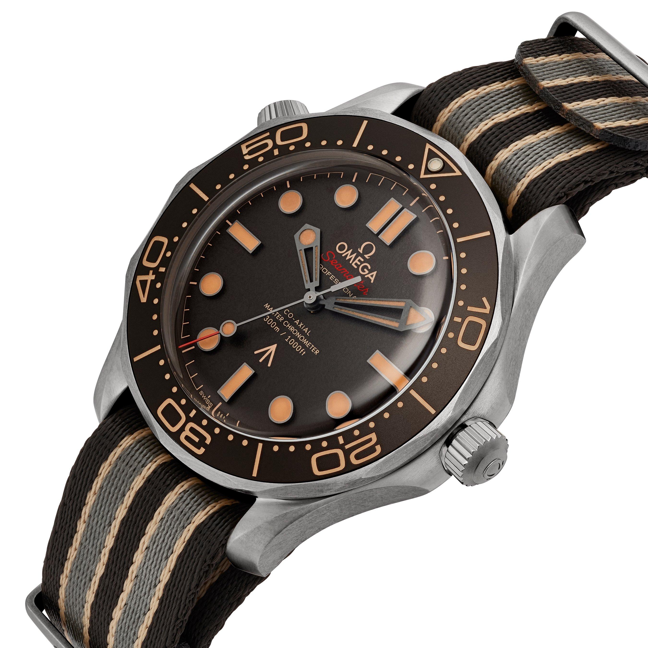 Omega james bond online titanium