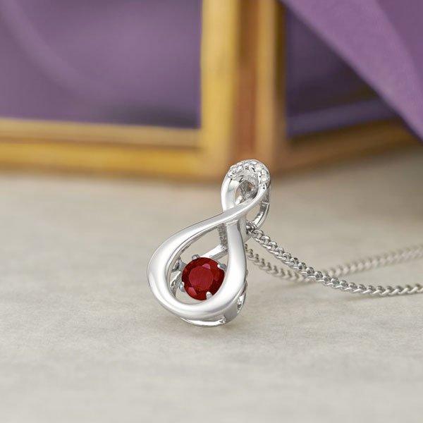 January’s Birthstone | Garnet January’s Birthstone | Garnet