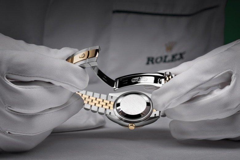 Rolex Servicing Procedure at Loupe